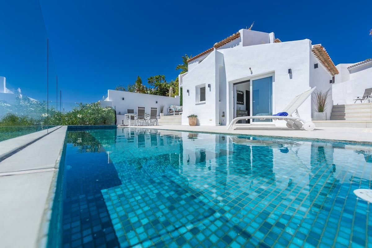 Piscina de Casa o xalet en venda en Estepona amb Jardí privat, Terrassa i Piscina