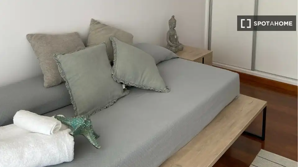 Room in Montañar - El Arenal