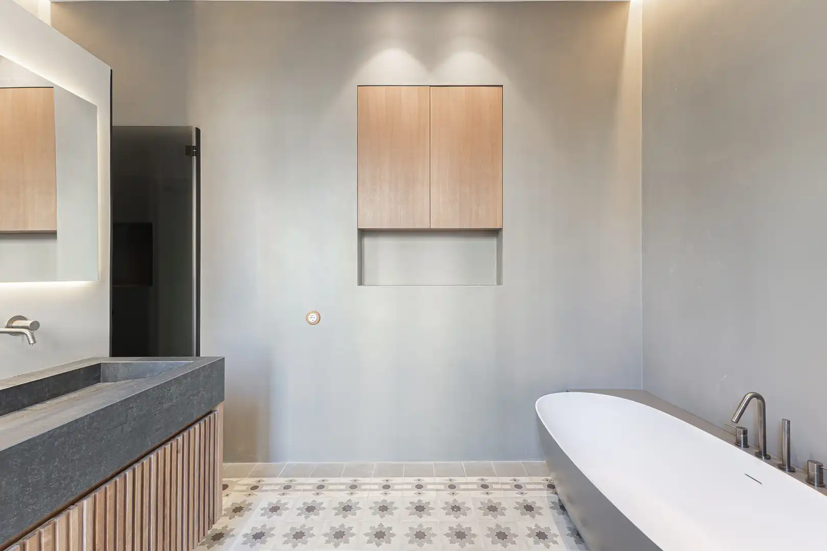 Badezimmer von Wohnung zum Verkauf in Barcelona mit Klimaanlage, Heizung und Balkon