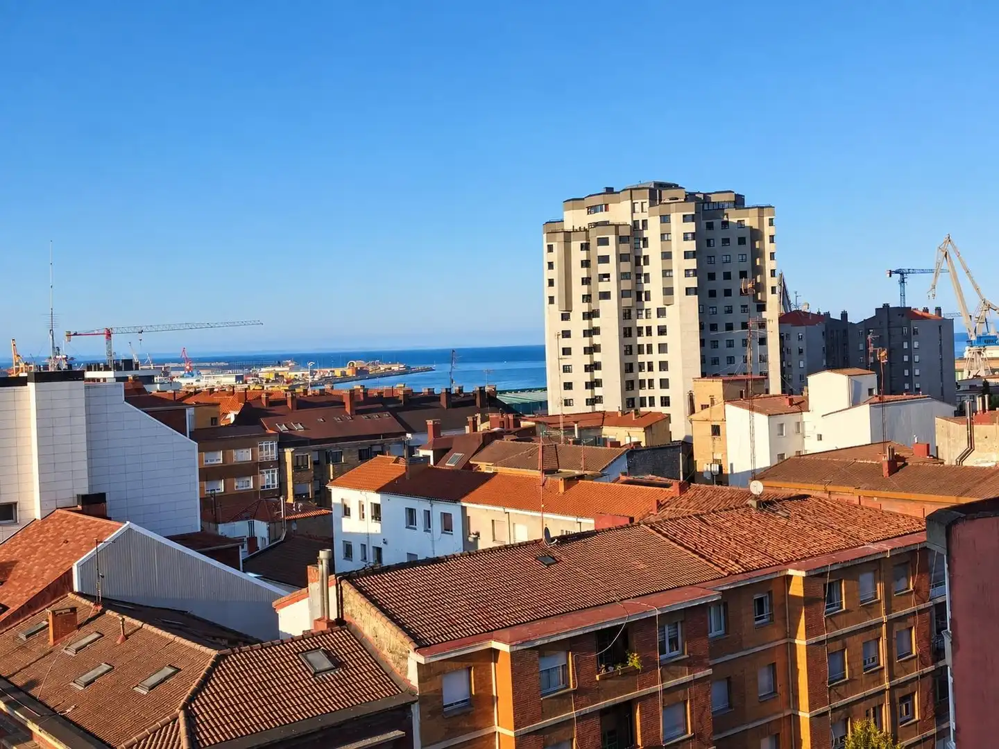 Exterior view of Flat for sale in Oeste
