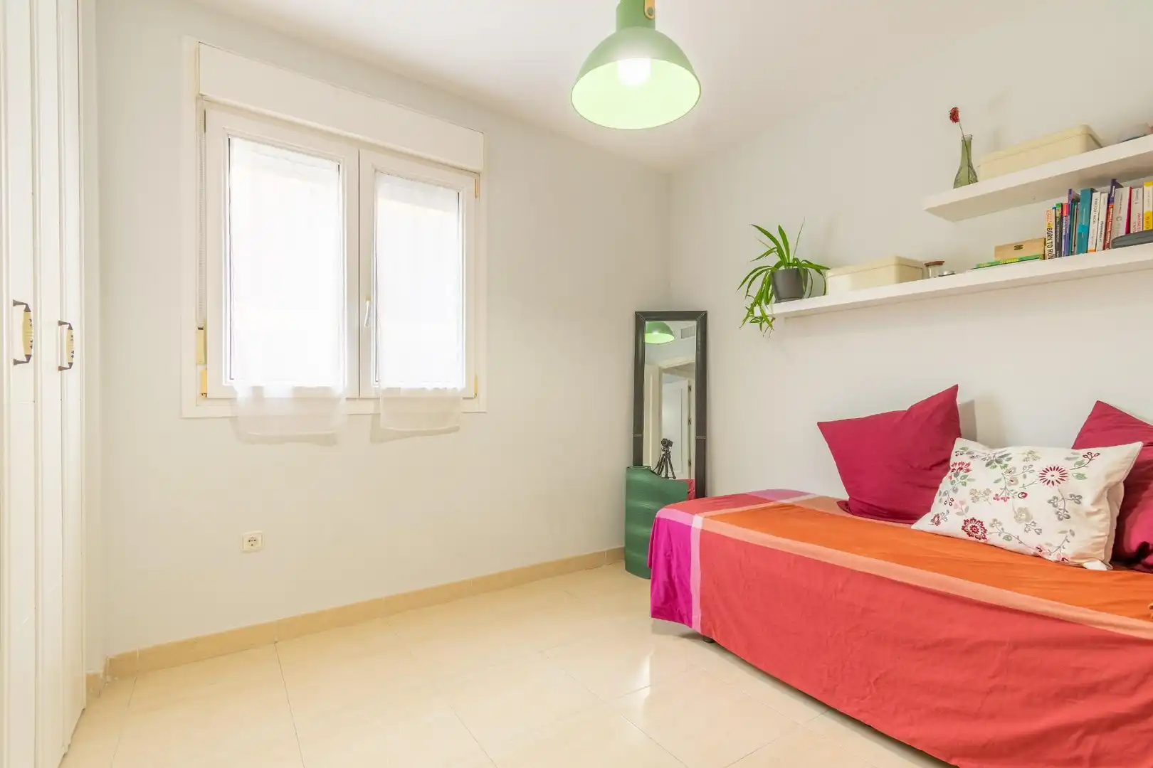 Habitación de Piso en venta en Almería con Aire acondicionado, Calefacción y Balcón