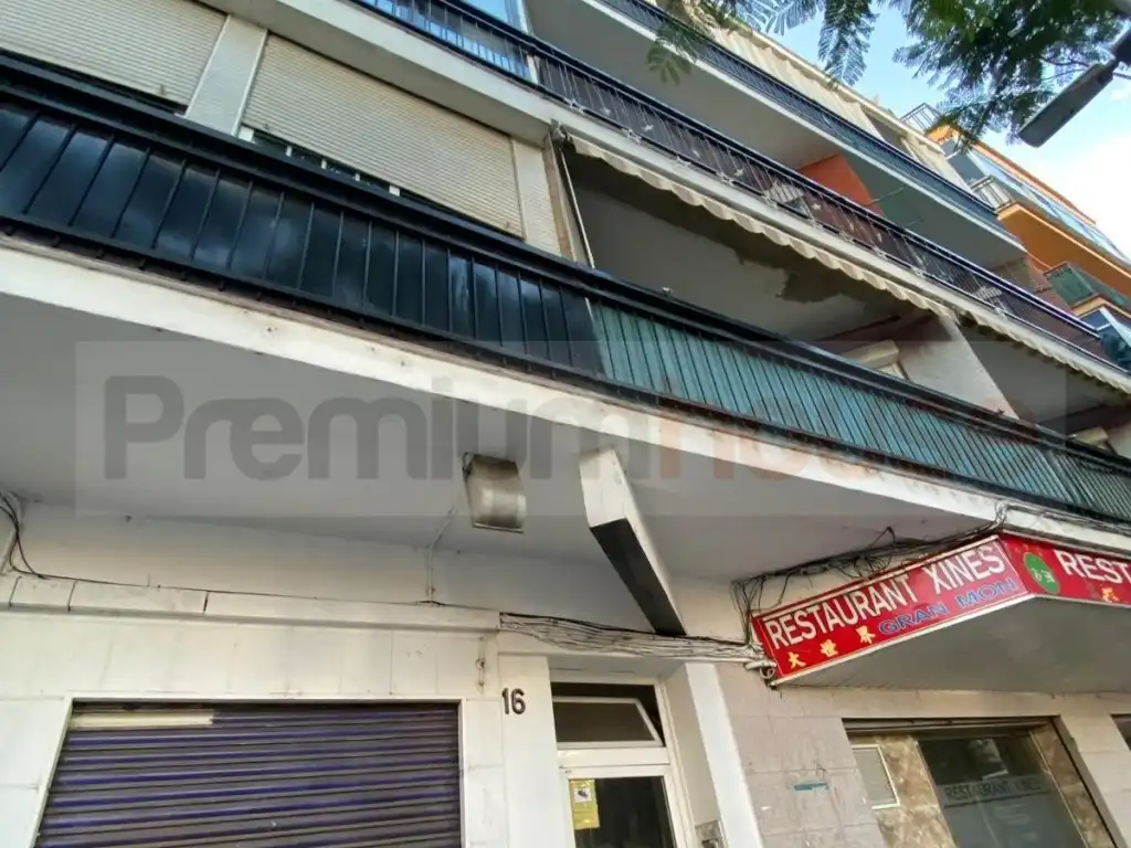 Vista exterior de Piso en venta en Sant Andreu de la Barca