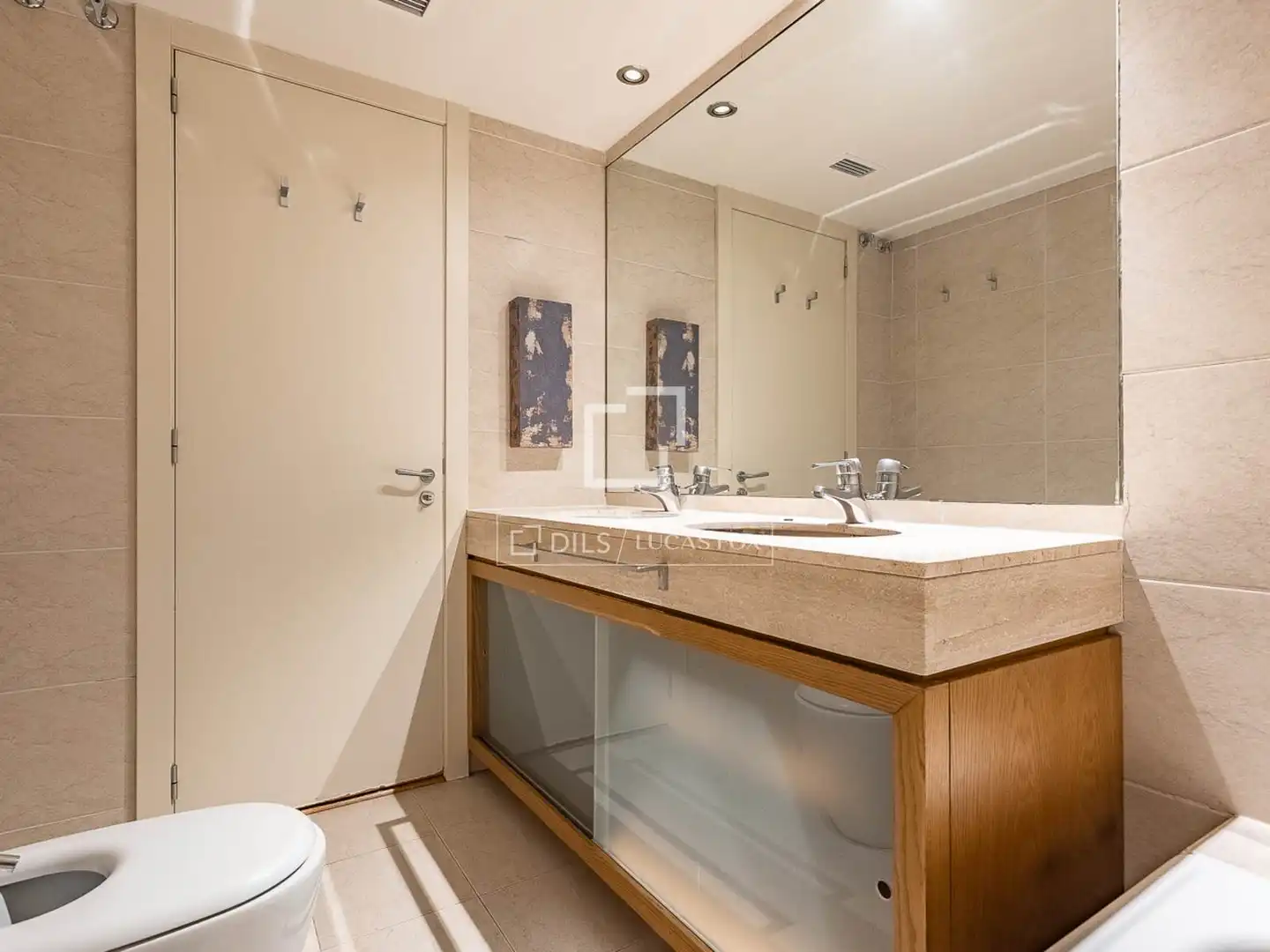 Baño de Piso de alquiler en Barcelona con Aire acondicionado, Calefacción y Parquet