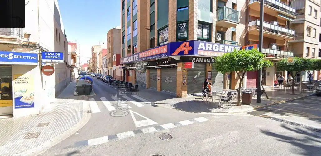 Vista exterior de Pis en venda en Alginet