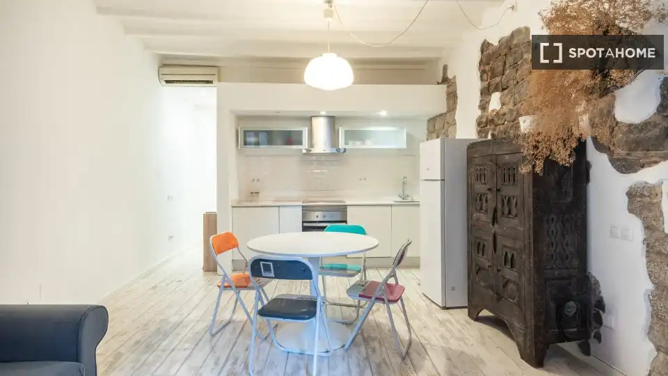 Flat with terrace to rent in Ciutat Vella, imagen 5