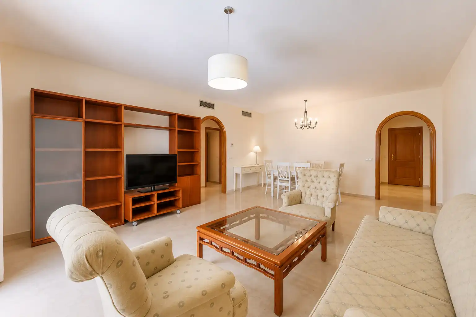 Living room of Flat for sale in Marbella  with Air Conditioner, Heating and Terrace