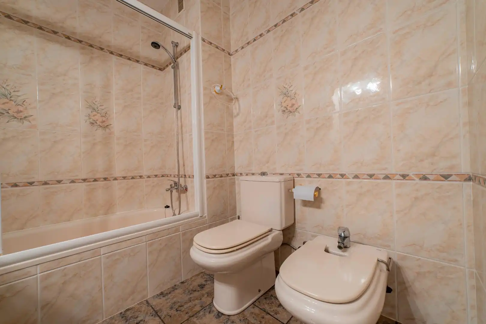 Bany de Casa o xalet en venda en Santa Susanna amb Jardí privat, Terrassa i Moblat