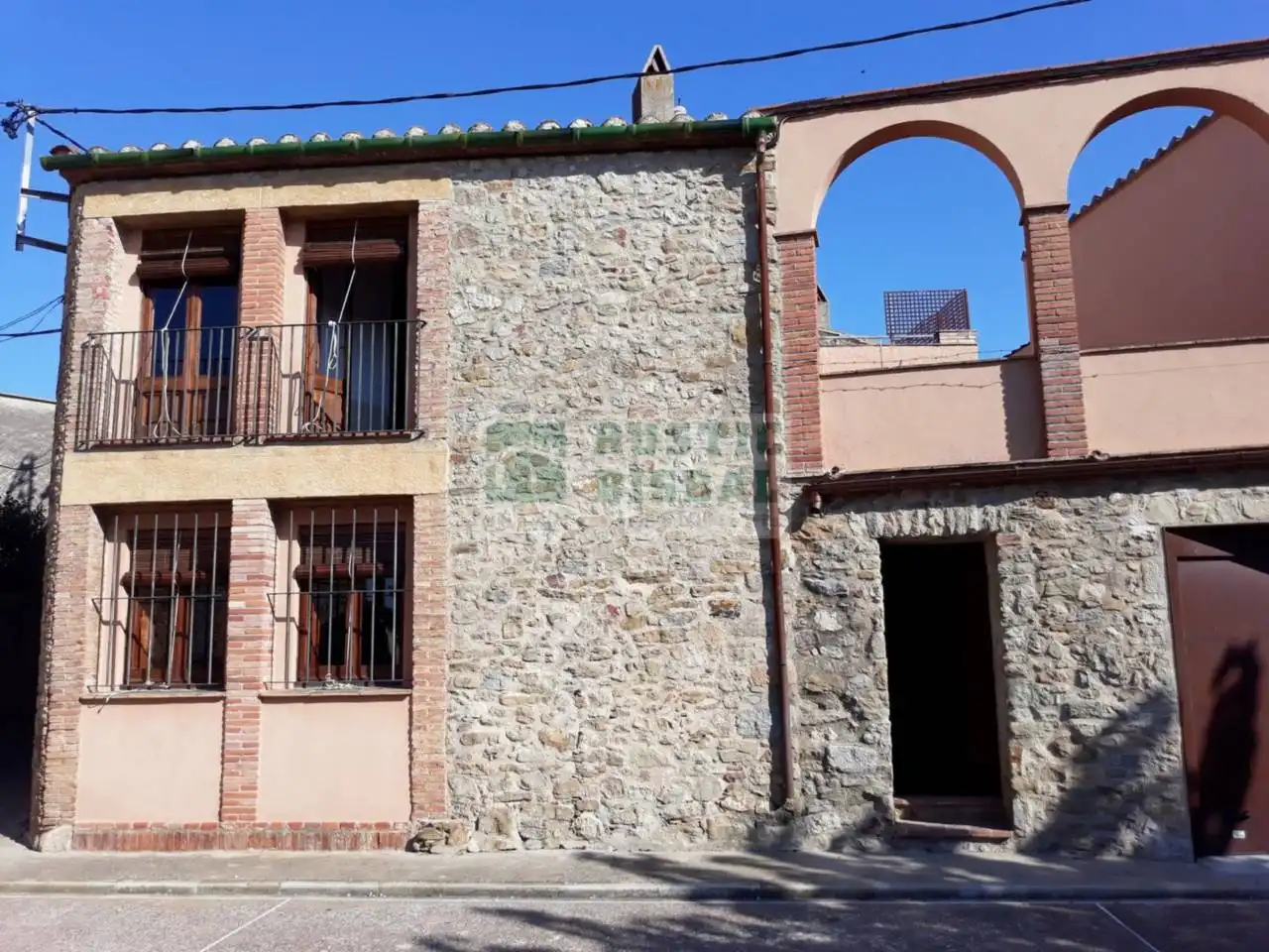 Vista exterior de Finca rústica de lloguer en Ullastret amb Aire condicionat, Calefacció i Moblat
