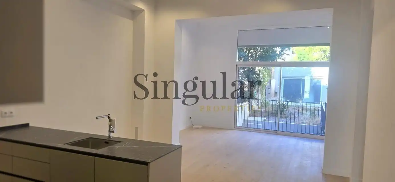 Vista exterior de Dúplex en venta en Barcelona con Aire acondicionado, Calefacción y Jardín privado