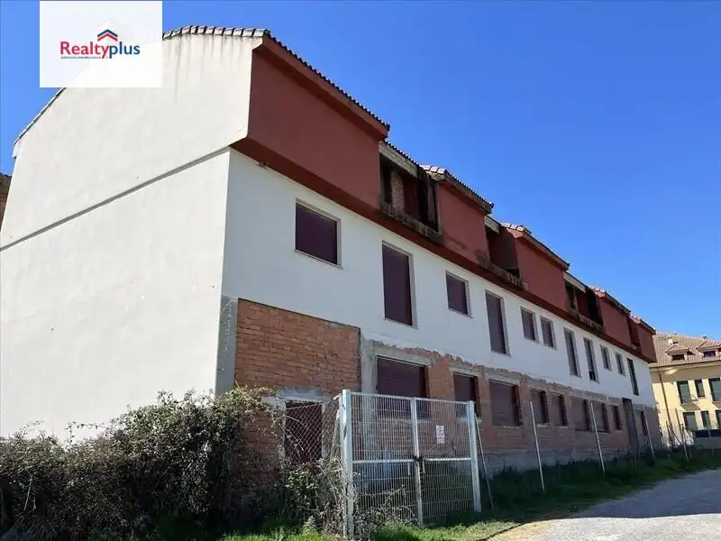 Vista exterior de Edifici en venda en Espirdo