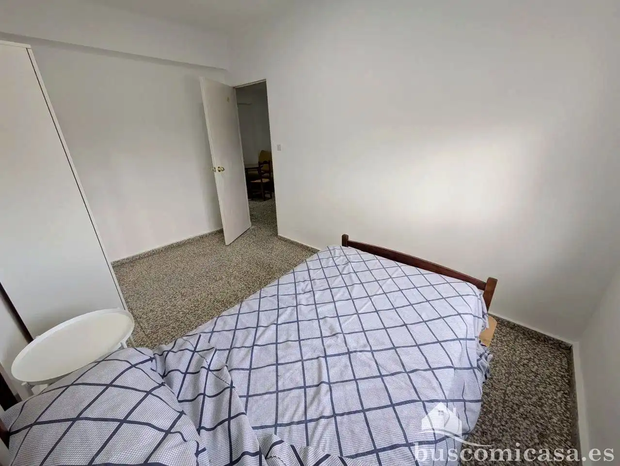 Habitación de Piso para compartir en Linares con Aire acondicionado y Amueblado