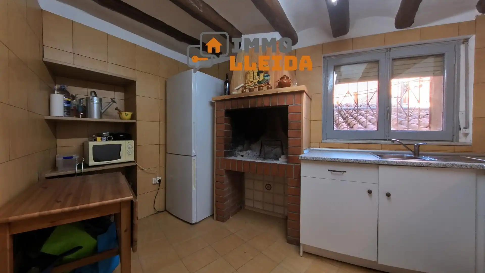 Cuina de Casa adosada en venda en Montoliu de Segarra amb Moblat