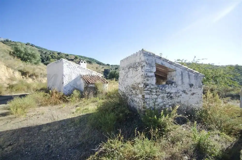 Terreno rústico en venta en Sedella