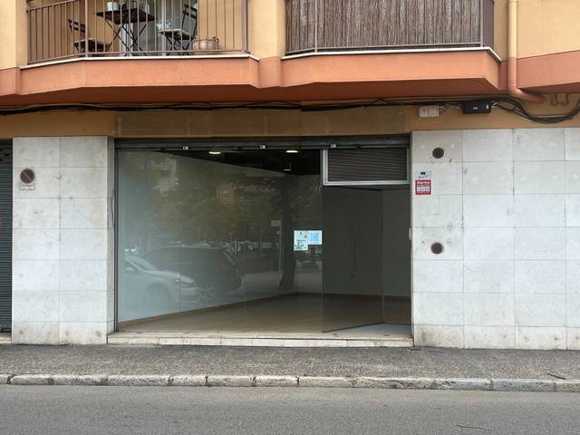 Local comercial en Alquiler en Carrer del Riu Güell, 25 en La Devesa