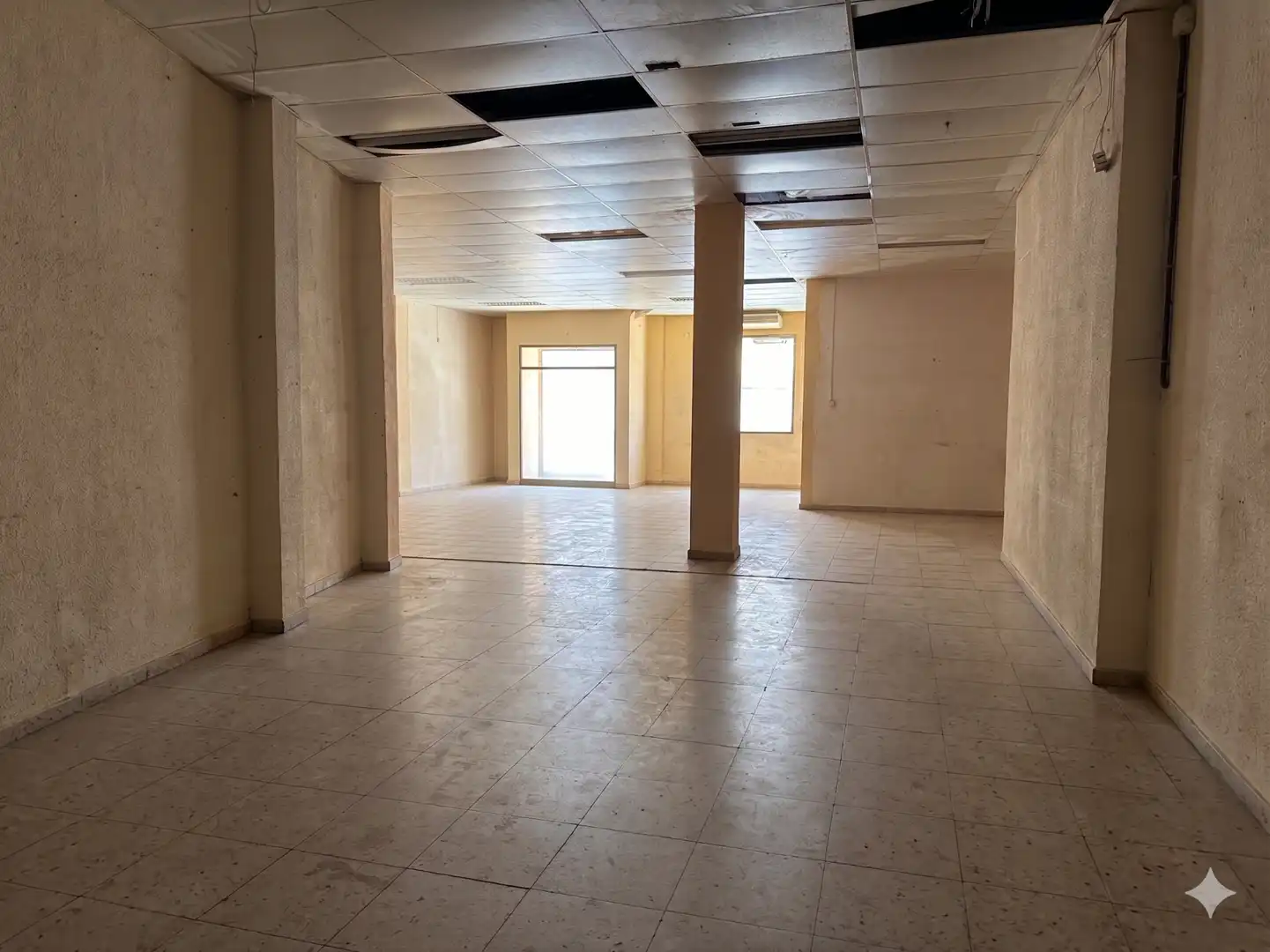 Local comercial en venda a Duque De Wellintong, imagen 3