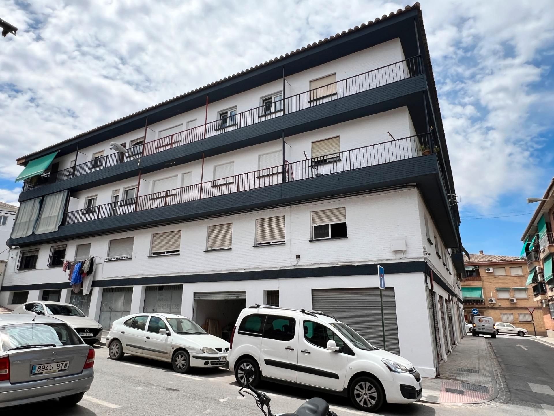 Exterior view of Flat for sale in  Granada Capital  with Balcony