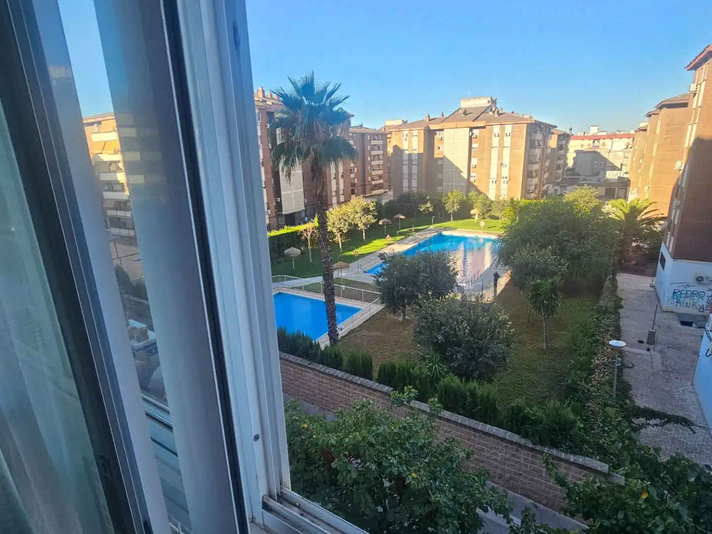 Vista exterior de Pis en venda en Linares amb Aire condicionat i Balcó