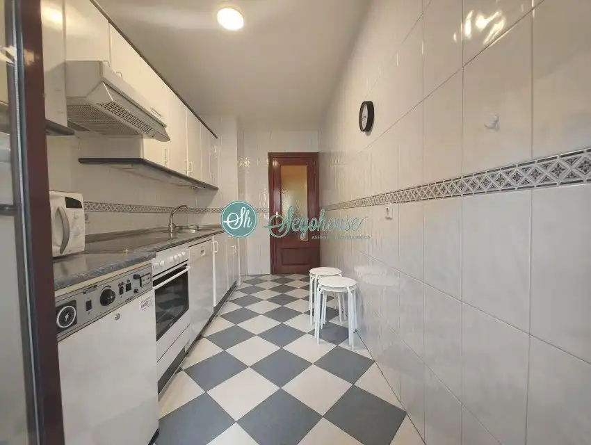 Kitchen of Flat for rent in Segovia  with Heating, Parquet flooring and Terrace
