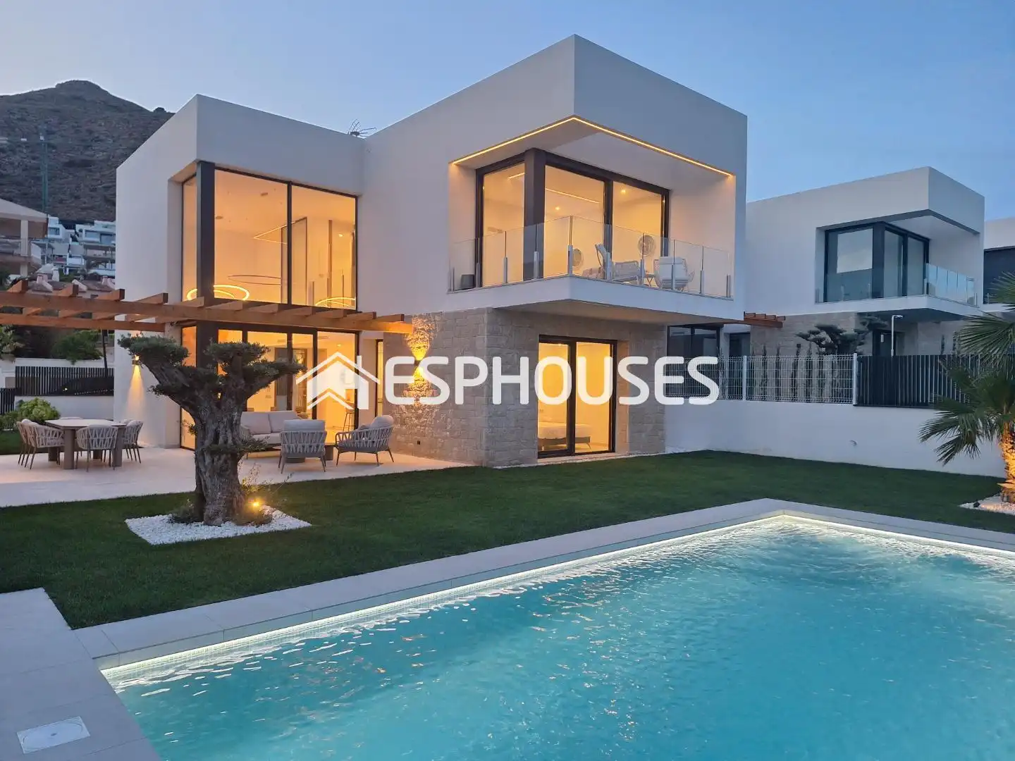 Vista exterior de Casa o chalet en venta en Finestrat con Aire acondicionado, Terraza y Piscina