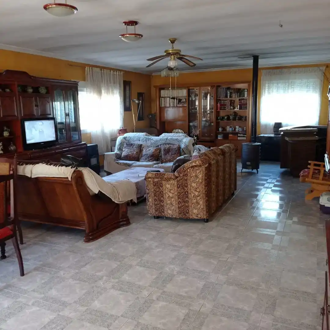 Sala de estar de Piso en venta en Escalona con Jardín privado y Trastero