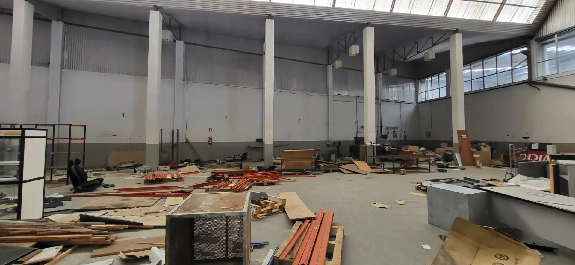Nau industrial en venda en Burlada / Burlata amb Alarma