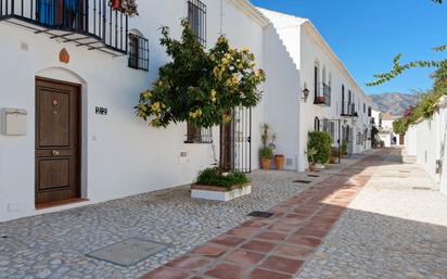 Außenansicht von Einfamilien-Reihenhaus zum verkauf in Fuengirola mit Klimaanlage und Terrasse