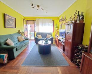 Living room of Flat for sale in Barakaldo   with Heating, Terrace and Furnished