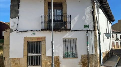 Foto 2 de Casa adosada en venda a Plaza Negrillón, 18, Boñar, León