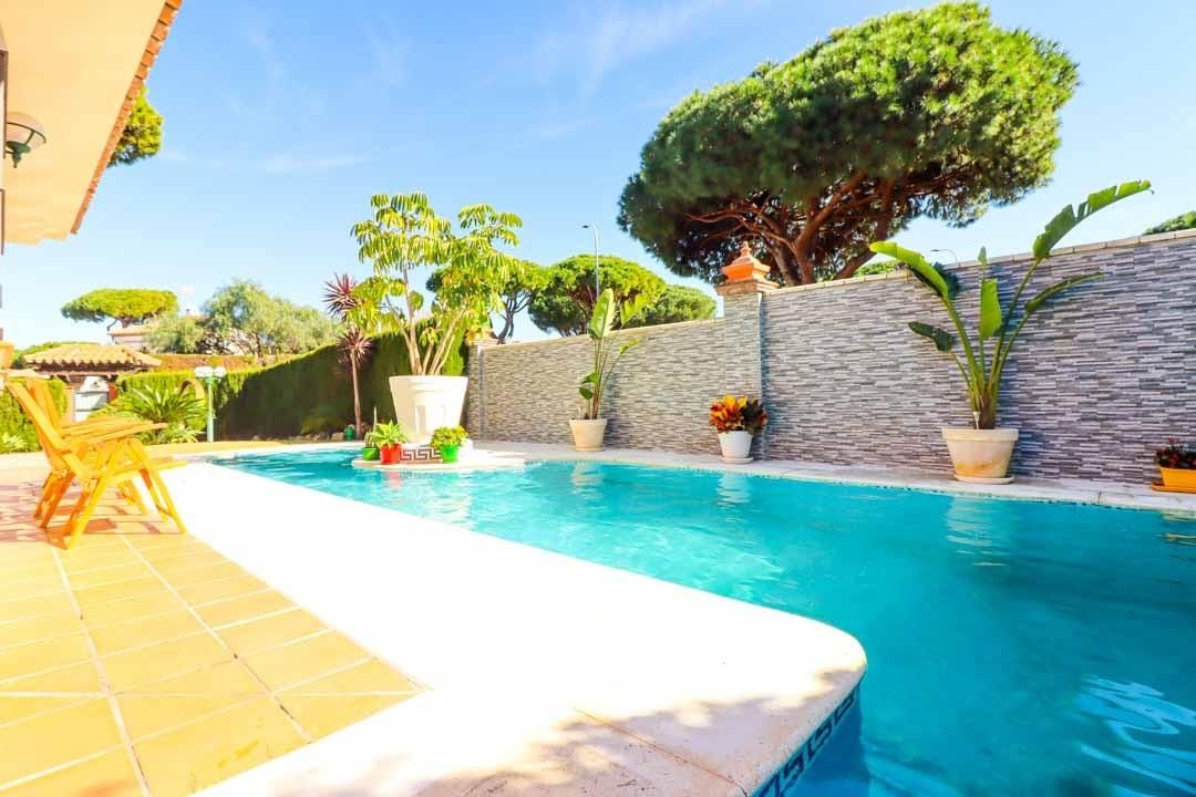 Jardí de Casa o xalet en venda en Chiclana de la Frontera amb Aire condicionat, Calefacció i Jardí privat