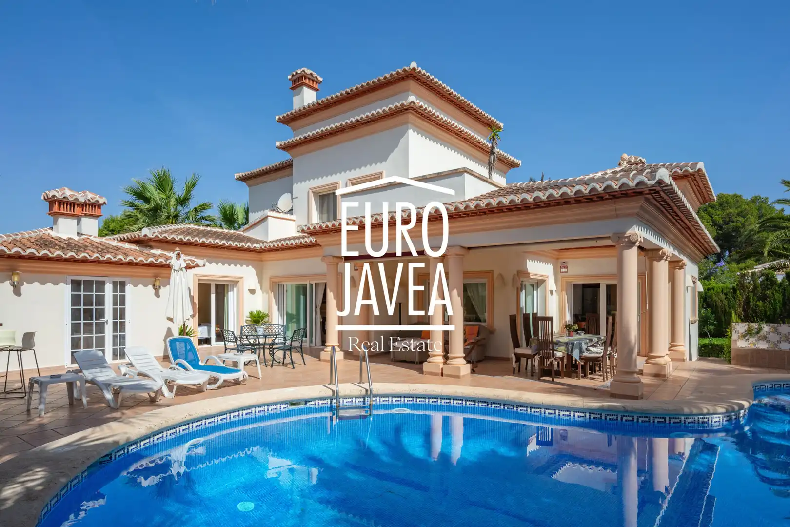 Casa amb piscina en venda a La Granadella  - Costa Nova