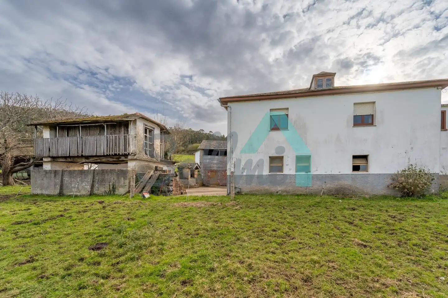 Exterior view of Houses for sale in Valdés - Luarca  with Private garden and Parquet flooring