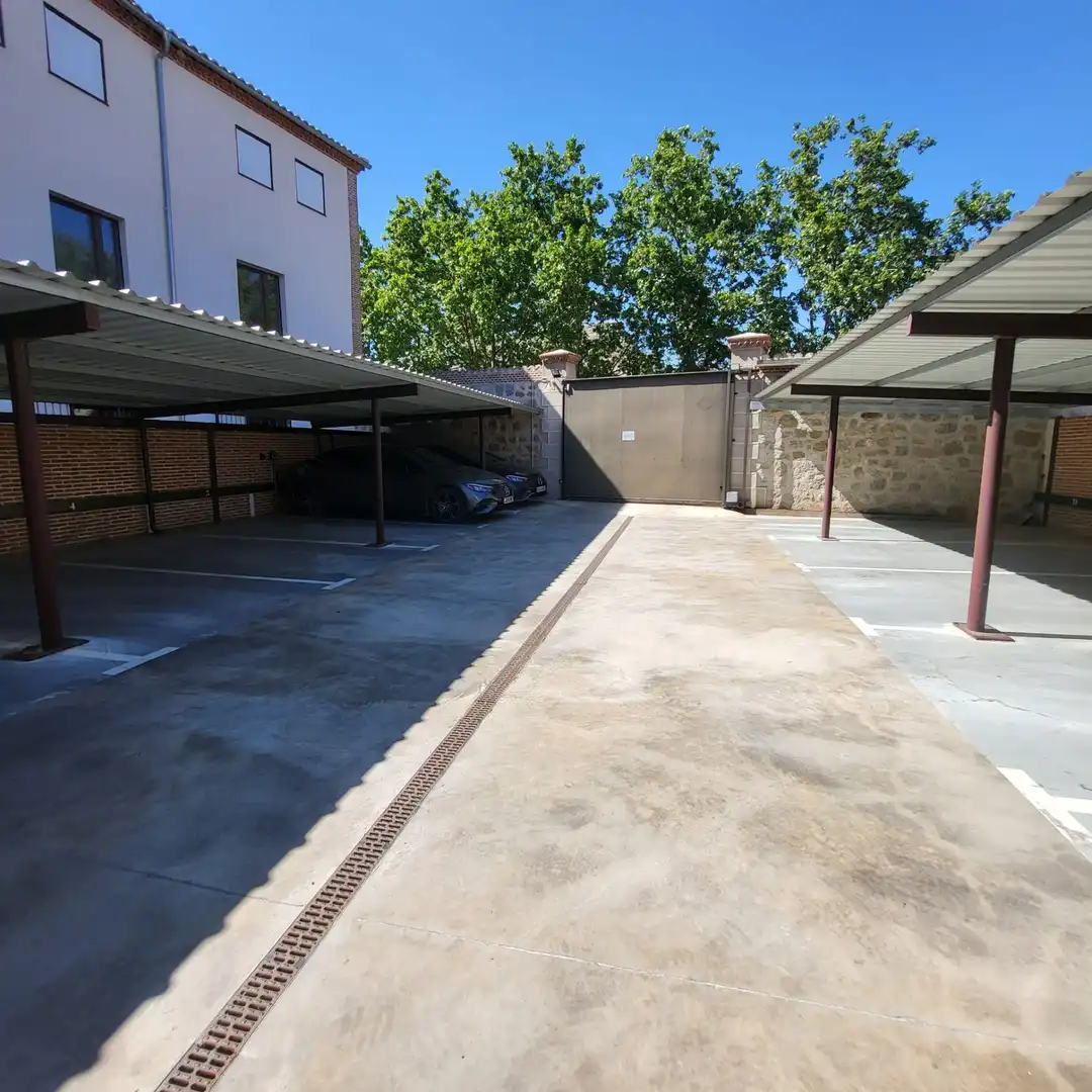 Aparcament de Apartament de lloguer en Ávila amb Traster i Moblat