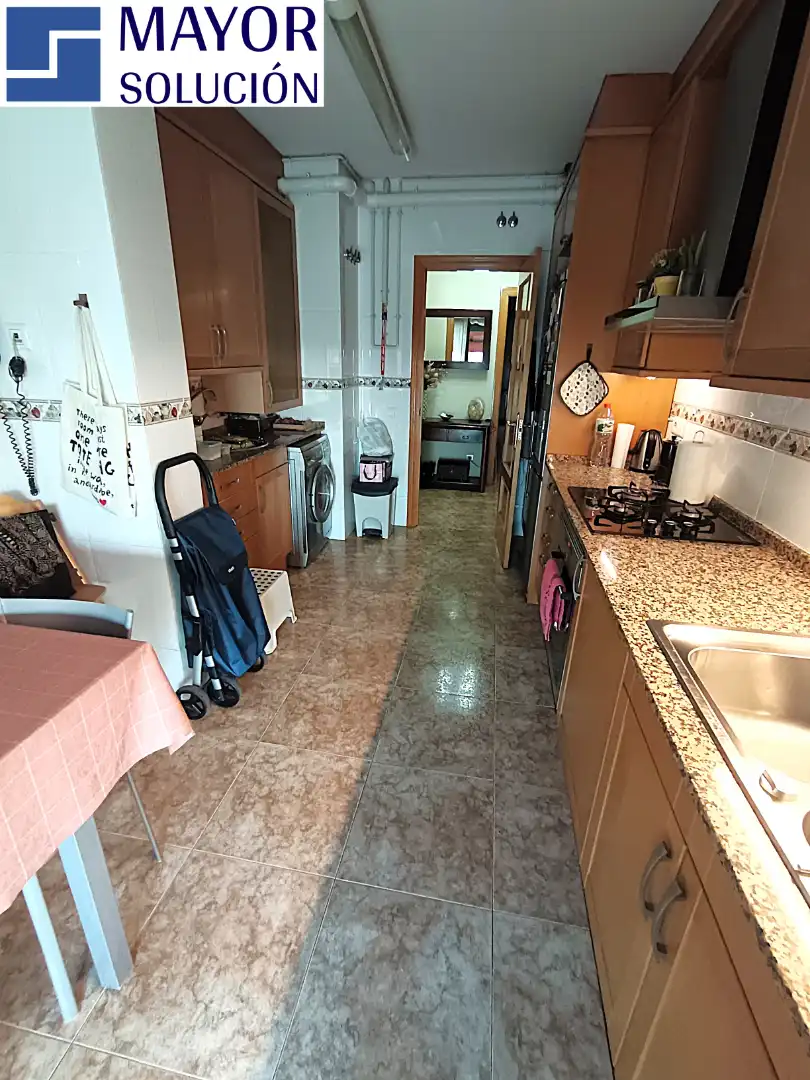 Cuina de Pis en venda en Mollet del Vallès amb Aire condicionat, Calefacció i Moblat