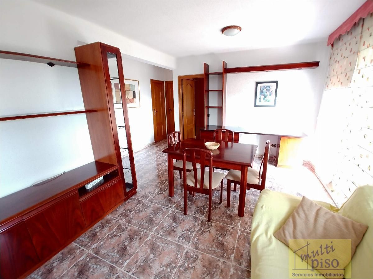 Sala de estar de Apartamento de alquiler en L'Hospitalet de Llobregat con Terraza y Amueblado