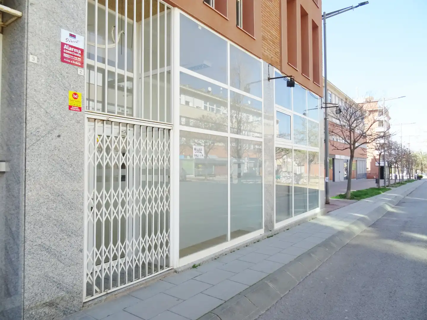 Vista exterior de Local de alquiler en Terrassa con Parquet