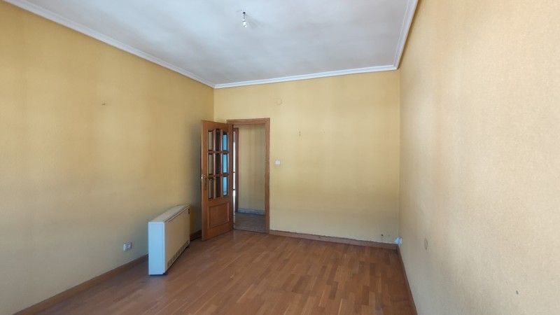 Sala d'estar de Pis en venda en Ponferrada amb Traster
