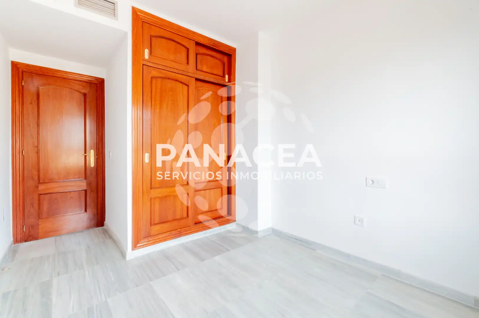 Flat for sale in Roquetas de Mar  with Balcony and Community pool