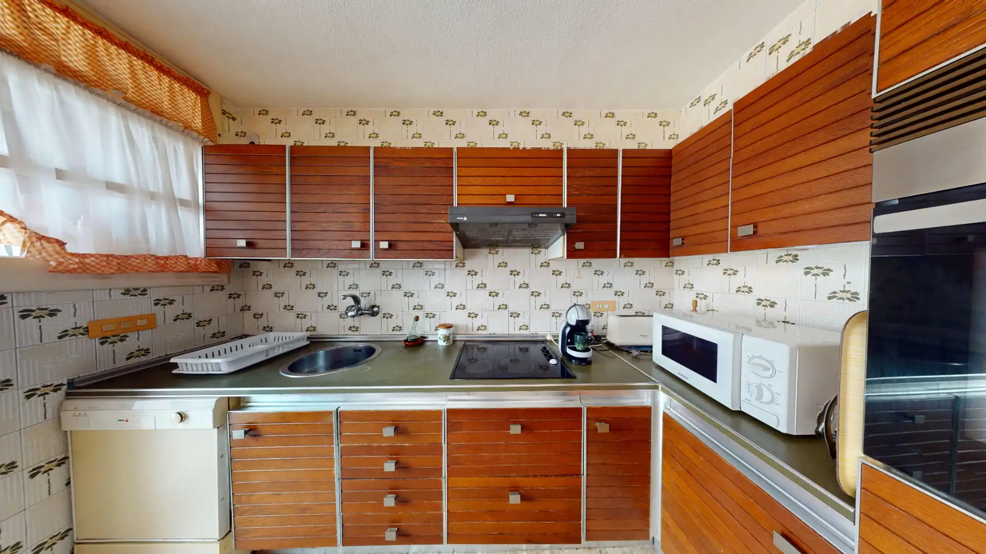 Cocina de Casa o chalet en venta en Alicante / Alacant con Aire acondicionado, Jardín privado y Terraza