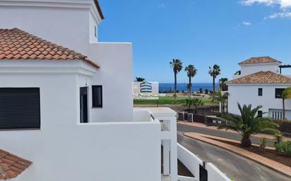 Vista exterior de Casa o xalet en venda en San Miguel de Abona amb Aire condicionat, Terrassa i Piscina