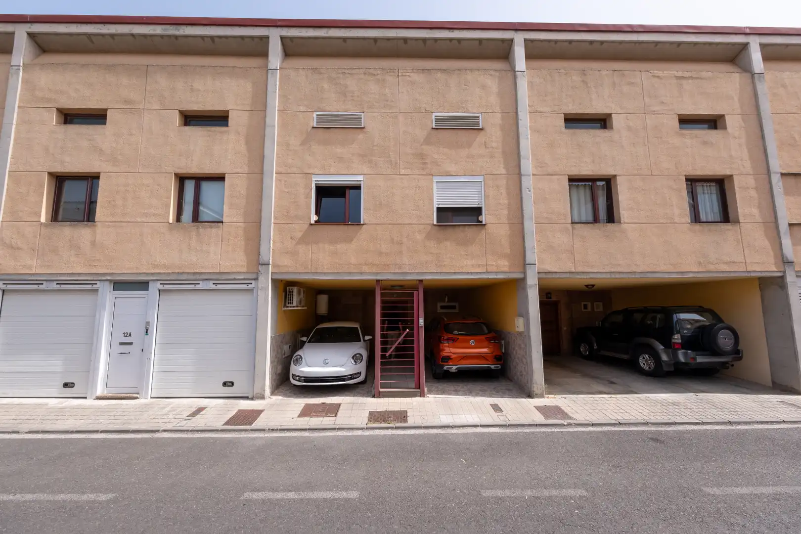 Aparcament de Casa adosada en venda en Santa Brígida amb Jardí privat, Terrassa i Piscina