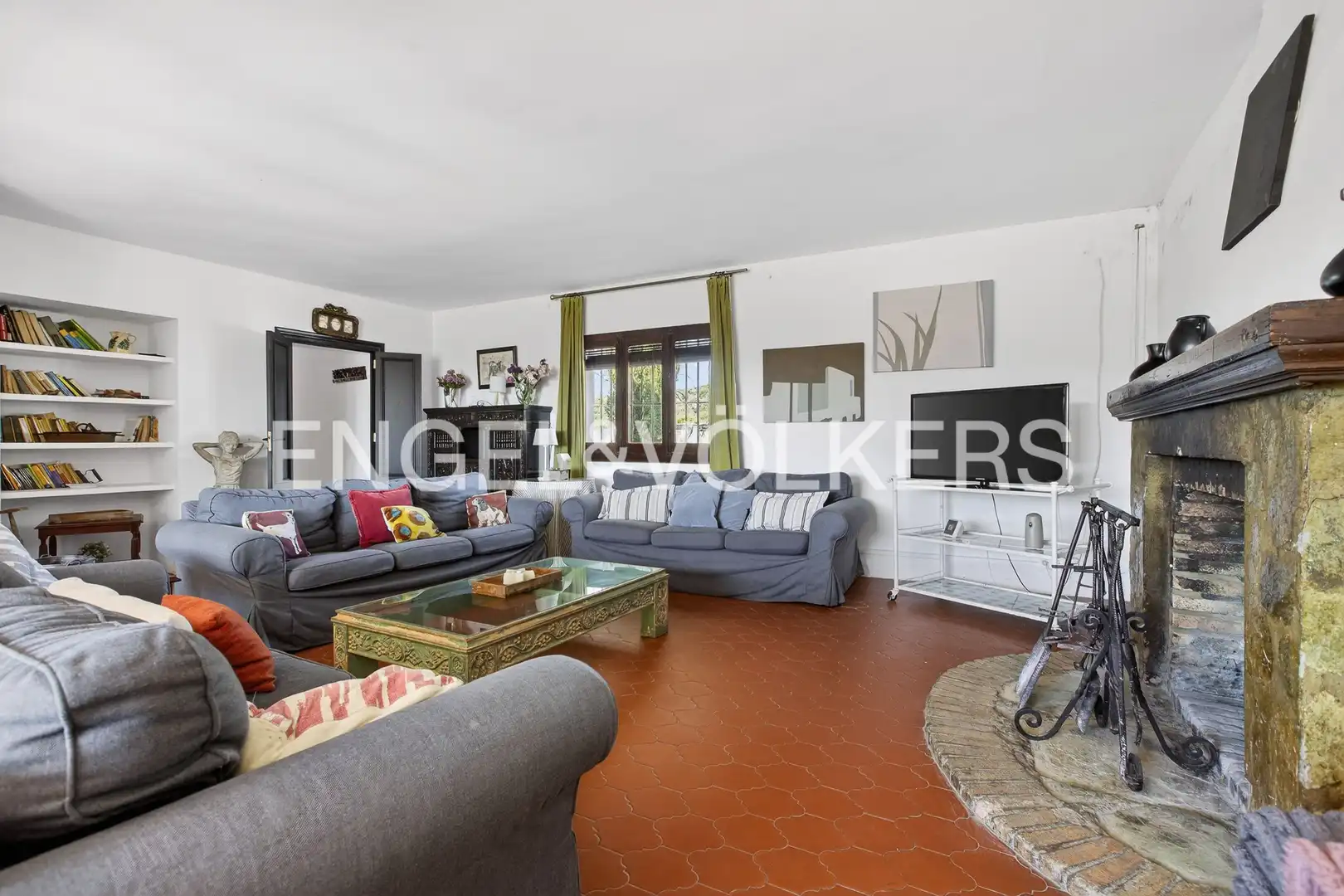 Sala de estar de Finca rústica en venta en El Castillo de las Guardas con Aire acondicionado, Calefacción y Jardín privado