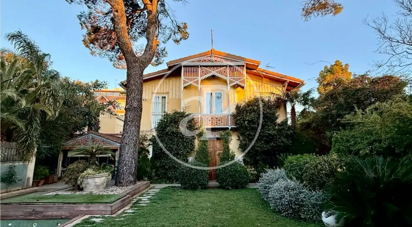 Casa amb terrassa en venda a Piscinas, imagen 5