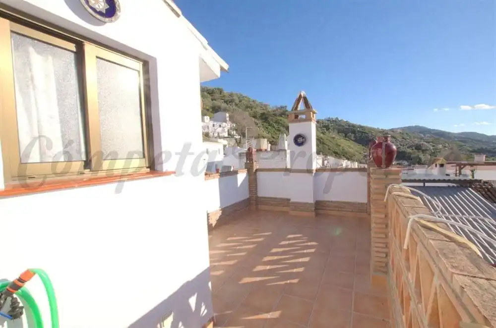 Casa amb terrassa en venda a Árchez, imagen 4