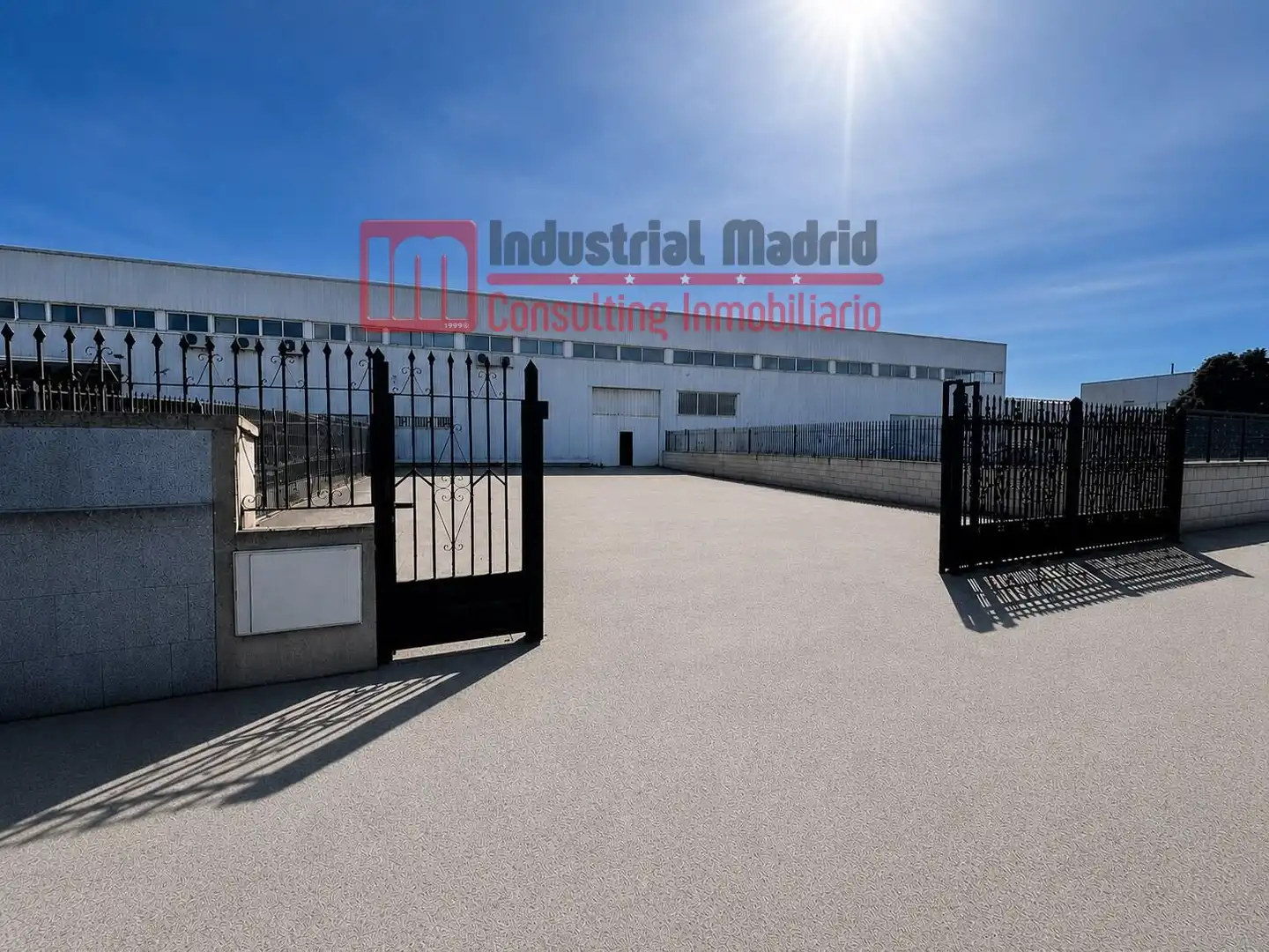 Exterior view of Industrial buildings for sale in Loeches