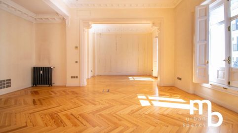 Foto 4 de Piso en venta en Calle Manuel González Longoria, Trafalgar, Madrid Capital