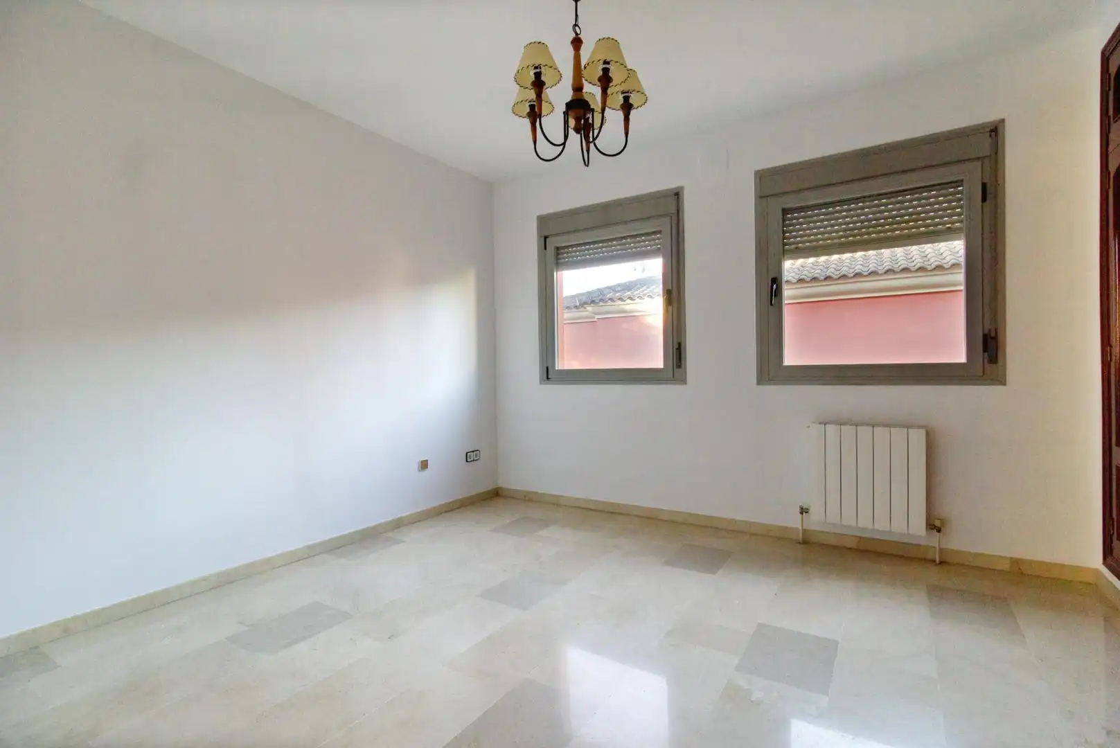 Habitación de Casa o chalet en venta en Bormujos con Aire acondicionado, Calefacción y Jardín privado