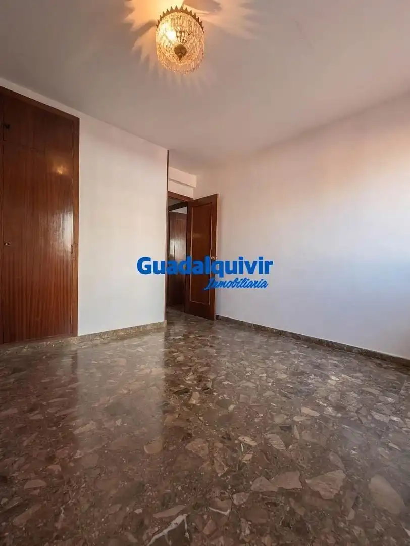Flat with lift for sale in Avenida RAMON Y CAJAL, imagen 19