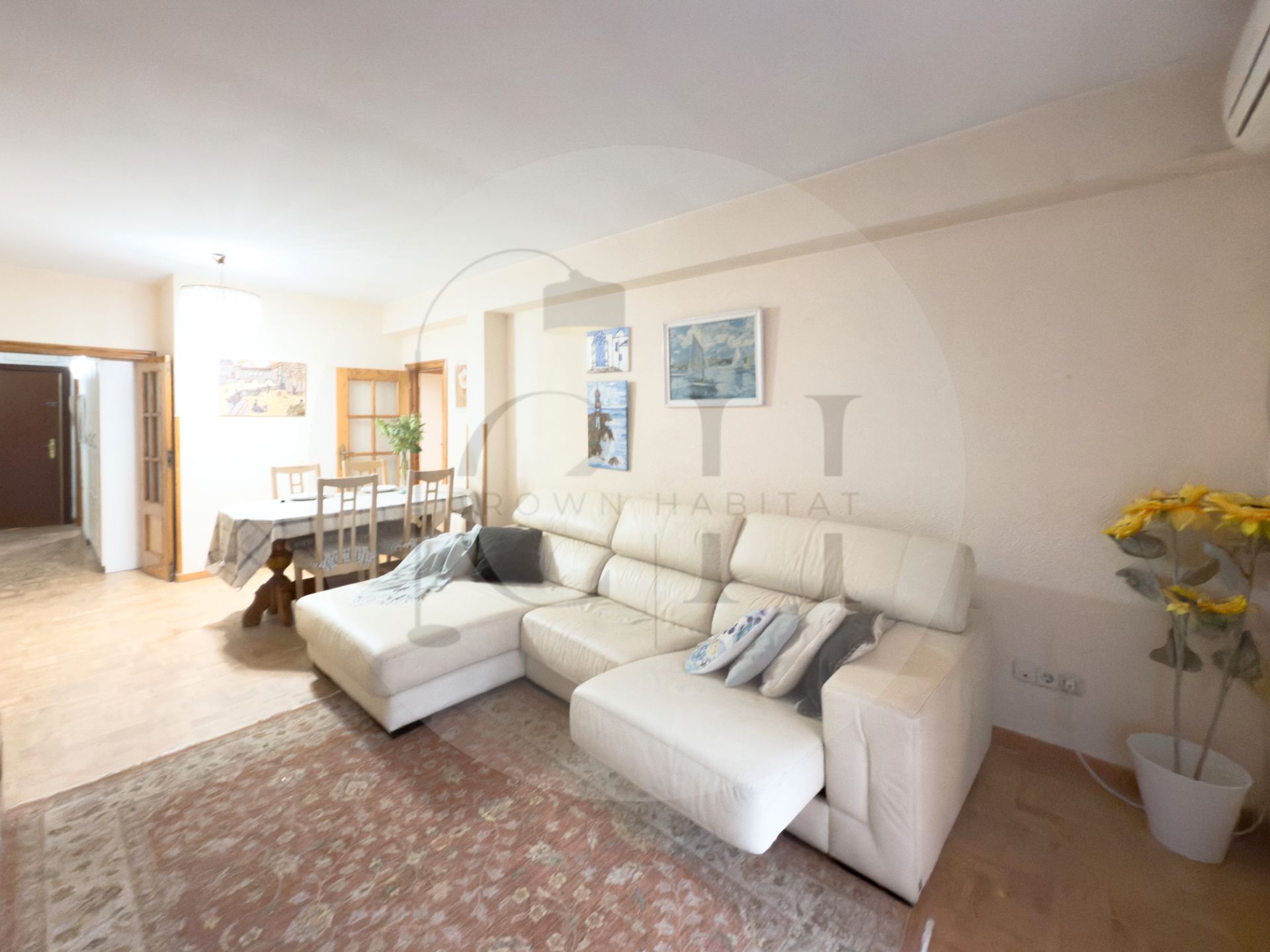 Living room of Flat to rent in  Madrid Capital  with Air Conditioner, Heating and Parquet flooring
