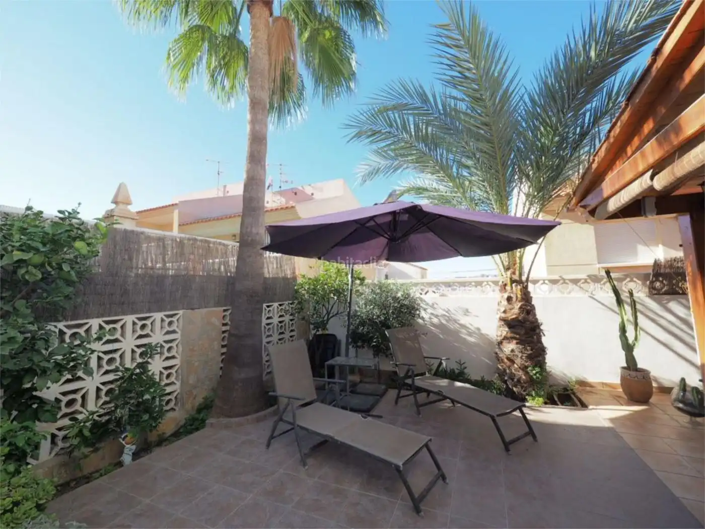 Maison avec jardin à louer à Calle Romero 22
