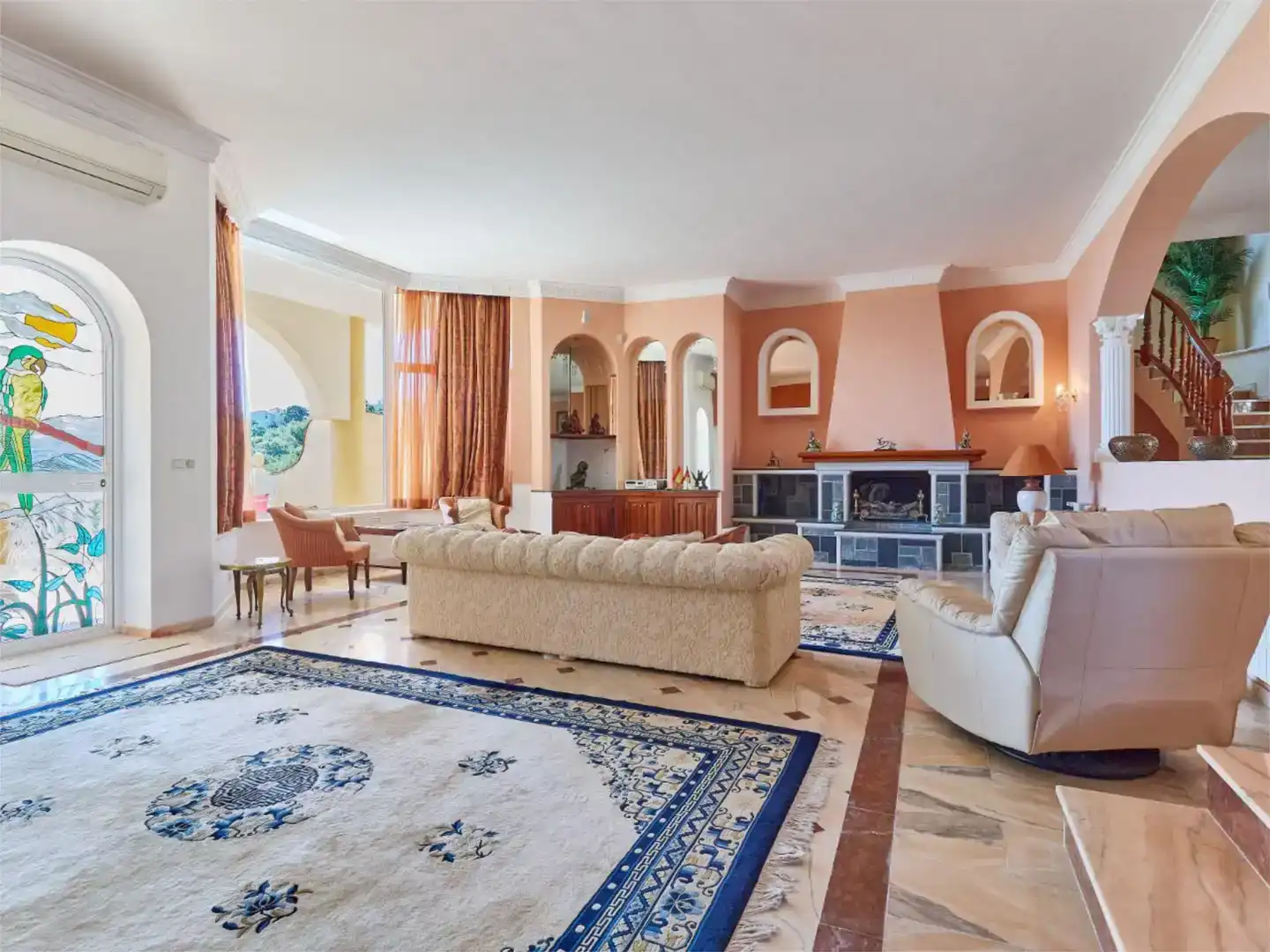 Sala d'estar de Casa o xalet en venda en Ojén amb Aire condicionat, Piscina i Balcó